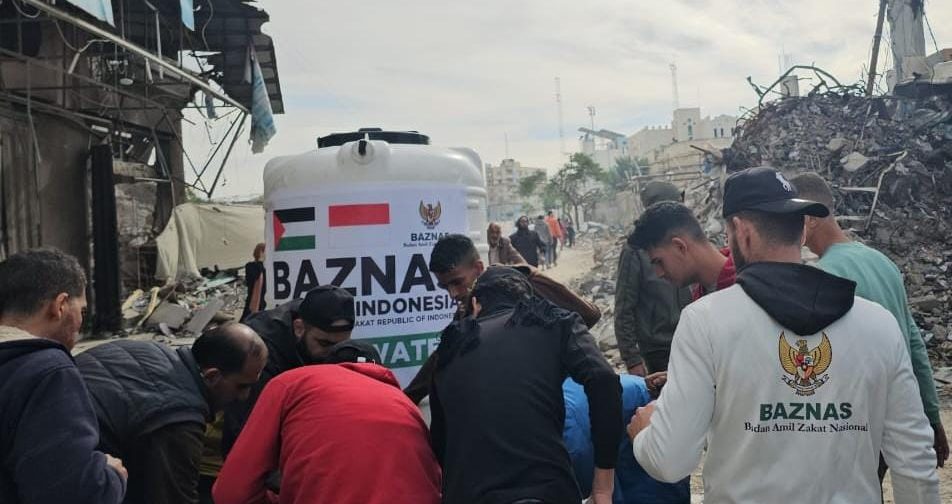 Warga Palestina Terima Bantuan Air Bersih Hingga Makanan dari BAZNAS RI