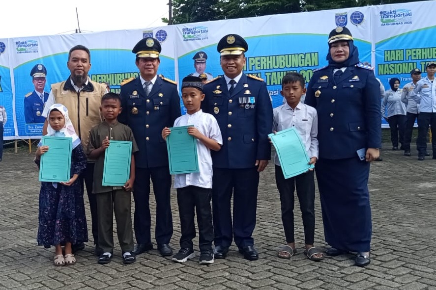 BAZNAS & Dishub Depok Berikan Santunan Yatim Kepada 15 Anak