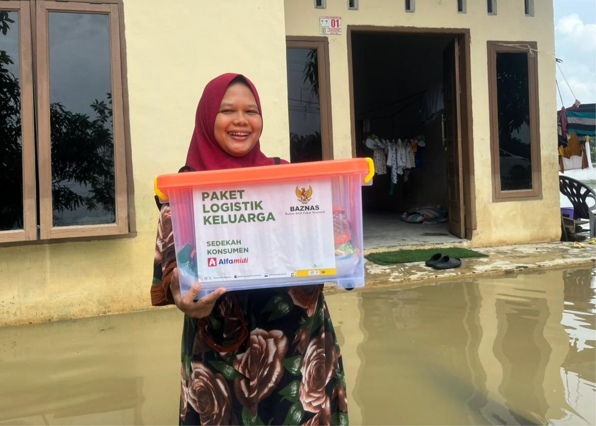 BAZNAS Salurkan 13.000 Paket Logistik Keluarga bagi Penyintas Bencana di Sumatra